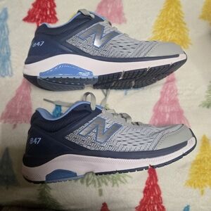 New Balance tennis shoes 8.5 NWOT